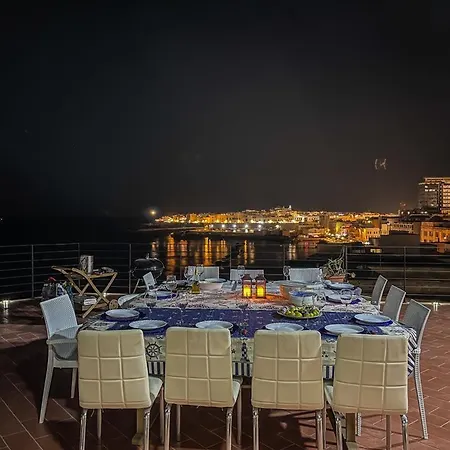 Couette-café Palace Vista Mare