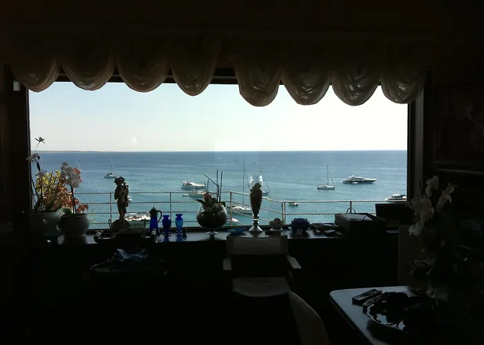 Oda ve Kahvaltı Palace Vista Mare 3*